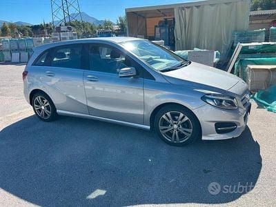 Usata Mercedes B180 2017 Grigio Monovolume