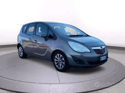 Usata Opel Meriva 95 CV (69 kW) 2014 Grigio Monovolume