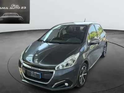 Usata Peugeot 208 Active 101 CV (74 kW) 2016 Bianco Utilitaria