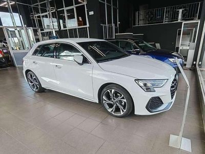 Usata Audi A3 S-Line 150 CV (110 kW) 2024 Glacier white metallic Berlina