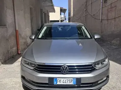 Usata VW Passat Executive 150 CV (110 kW) 2017 Berlina