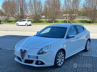 Usata Alfa Romeo Giulietta Exclusive 175 CV (128 kW) 2014 Bianco Utilitaria