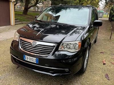 Usata Lancia Voyager 163 CV (119 kW) 2012 Nero Monovolume