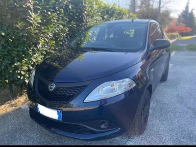 usata Lancia Ypsilon 1.0 firefly hybrid Silver s&s 70cv 5p.ti