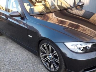 Grigio Usata 2005 BMW 320 Berlina | 2950 € (Buon prezzo)