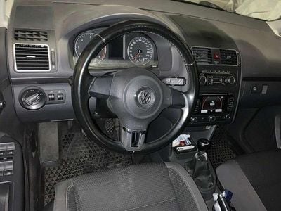 Usata VW Touran Trendline 105 CV (77 kW) 2011 Nero Monovolume