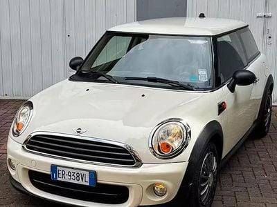 Usata Mini One D 90 CV (66 kW) 2013 Beige Utilitaria