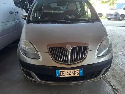 Usata Lancia Musa 95 CV (69 kW) 2006 Oro Monovolume