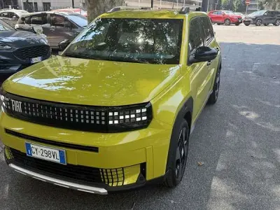 Usata Fiat Grande Panda La Prima 52 kW (72 CV) 2025 Utilitaria
