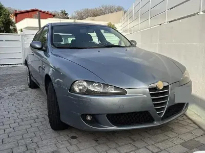 Usata Alfa Romeo 147 116 CV (85 kW) 2005 Grigio Utilitaria