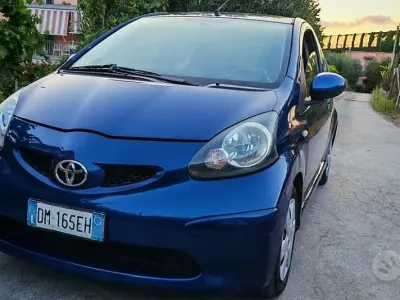 Usata Toyota Aygo 68 CV (50 kW) 2007 Bluazzurro Utilitaria