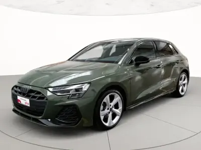 Usata Audi A3 S-Line 150 CV (110 kW) 2025 Verde distretto metallizzato Berlina