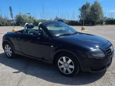Usata Audi TT Roadster Ambiente 179 CV (131 kW) 2004 Blu/azzurro Cabrio