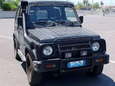 Usata Suzuki Samurai