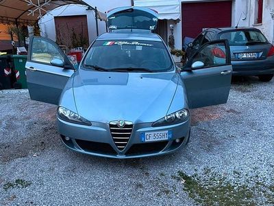 Usata Alfa Romeo 147 Impression 105 CV (77 kW) 2005 Blu Utilitaria