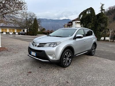 Usata Toyota RAV4 Lounge 124 CV (91 kW) 2014 Grigio SUV