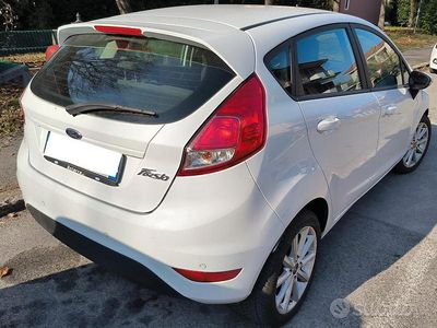 Usata Ford Fiesta 95 CV (69 kW) 2017 Bianco Berlina