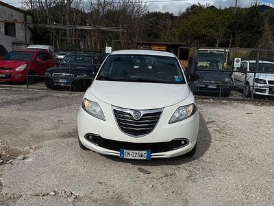 Usata Lancia Ypsilon 69 CV (50 kW) 2012 Bianco Utilitaria