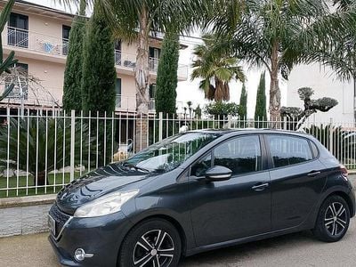 Grigio Usata 2013 Peugeot 208 Allure Utilitaria | 4750 € (Ottimo prezzo)