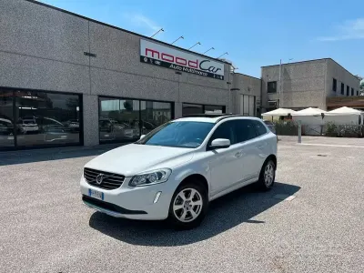 Usata Volvo XC60 Momentum 150 CV (110 kW) 2017 Bianco SUV