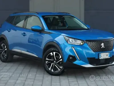 Usata Peugeot 2008 Allure 131 CV (96 kW) 2020 Azzurro SUV
