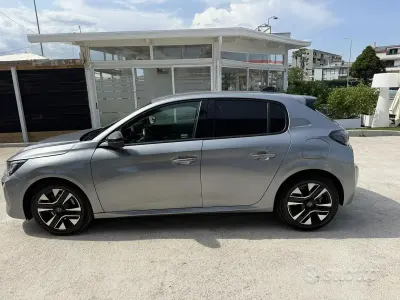 Usata Peugeot 208 101 CV (74 kW) 2024 Grigio Utilitaria