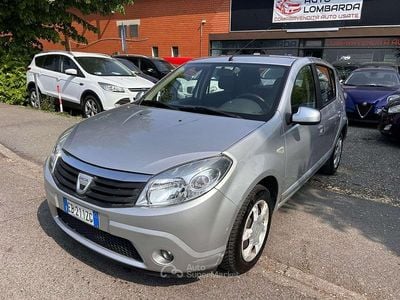 Usata Dacia Sandero 75 CV (55 kW) 2010 Grigio Berlina