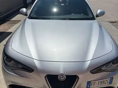 Usata Alfa Romeo Giulia Business 150 CV (110 kW) 2016 Argento Berlina