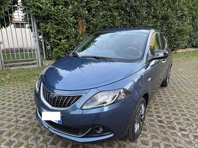 Usata Lancia Ypsilon Gold 69 CV (50 kW) 2023 Blu/azzurro Utilitaria