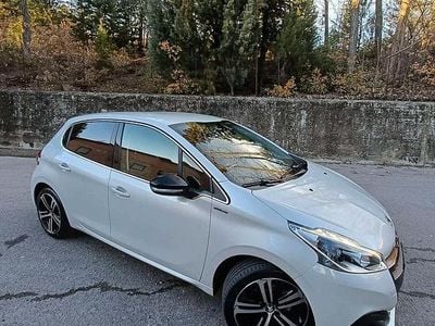 Usata Peugeot 208 GT-line 102 CV (75 kW) 2019 Bianco Utilitaria
