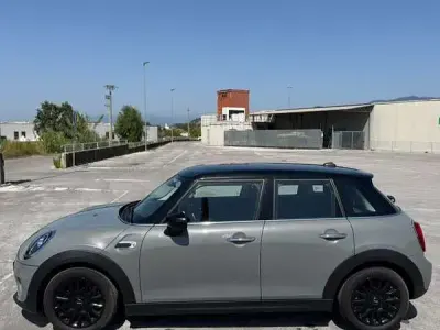 Usata Mini ONE 75 CV (55 kW) 2020 Grigio Utilitaria