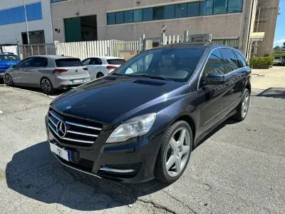 Usado Mercedes R350 Premium 265 CV (194 kW) 2010 Negro Monovolumen