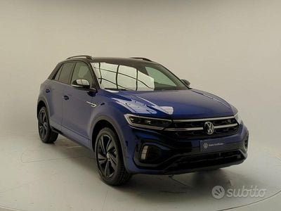 Usata VW T-Roc R-line 116 CV (85 kW) 2024 Blu SUV