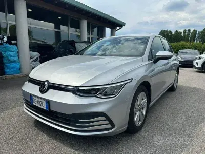 Usata VW Golf VII Life 150 CV (110 kW) 2021 Grigio Utilitaria