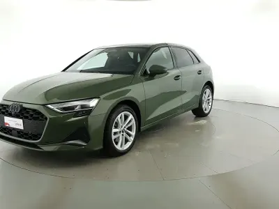 Usata Audi A3 Advanced Plus 116 CV (85 kW) 2025 Verde distretto metallizzato Berlina