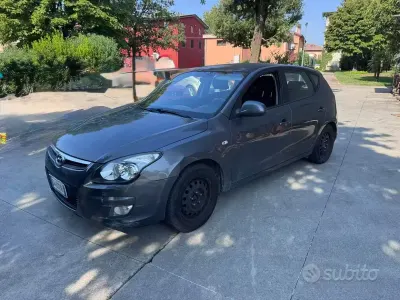 Usata Hyundai i30 109 CV (80 kW) 2009 Grigio Berlina