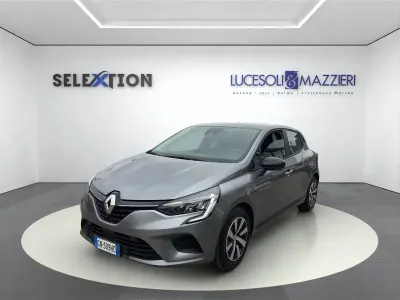 Usata Renault Clio Equilibre 91 CV (66 kW) 2023 Grigio Utilitaria