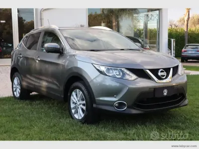 Usata Nissan Qashqai N-Connecta 110 CV (80 kW) 2017 Grigio SUV