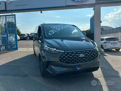 Usata Ford Tourneo Custom 150 CV (110 kW) 2022 Grigio Furgone