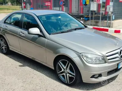 Usata Mercedes C220 170 CV (125 kW) 2008 Grigio Berlina