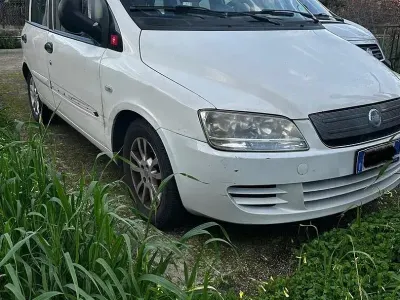 Käytetty Fiat Multipla Dynamic 120 HP (88 kW) 2008 Valkoinen Tila-auto