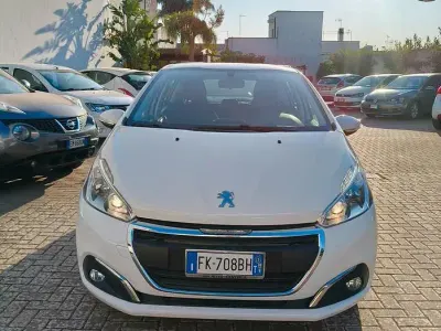 Usata Peugeot 208 Active 75 CV (55 kW) 2017 Bianco Utilitaria