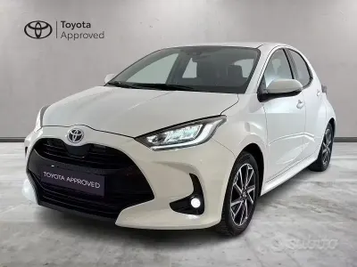 Usata Toyota Yaris Hybrid Trend 92 CV (67 kW) 2022 Bianco Berlina