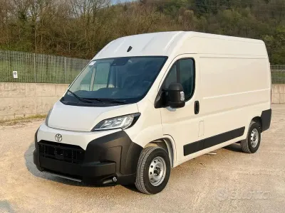 Nuova Toyota Proace 120 CV (88 kW) 2025 Bianco Monovolume