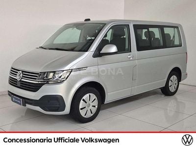 Usata VW Caravelle Comfortline 150 CV (110 kW) 2023 Argento riflesso met Monovolume