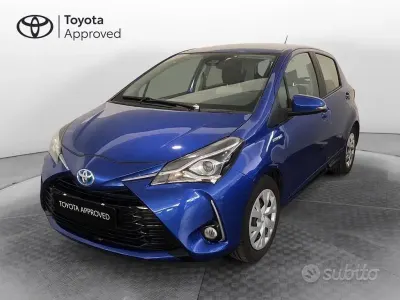 Usata Toyota Yaris Active 69 CV (50 kW) 2018 Blu Berlina