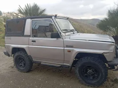 Usata Daihatsu Rocky 88 CV (64 kW) 1986 Argento SUV