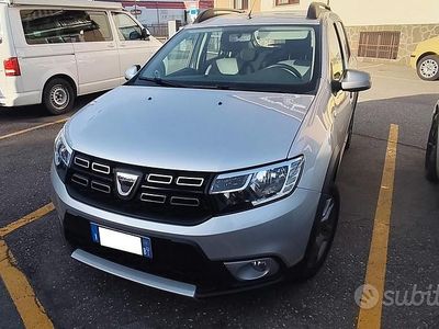 Usata Dacia Sandero Stepway 90 CV (66 kW) 2018 Grigio Berlina