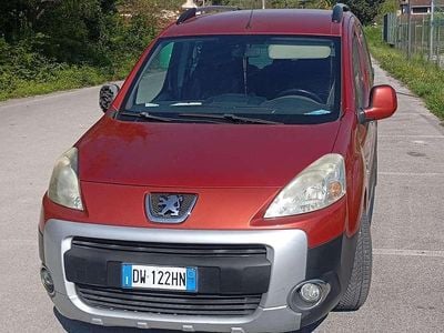 Usata Peugeot TePee Outdoor 90 CV (66 kW) 2009 Rosso Station wagon