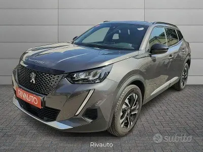 Usata Peugeot 2008 Allure 131 CV (96 kW) 2023 Grigio scuro SUV